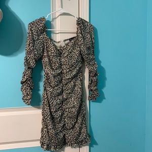 Pretty little thing Perfect for dinners / party